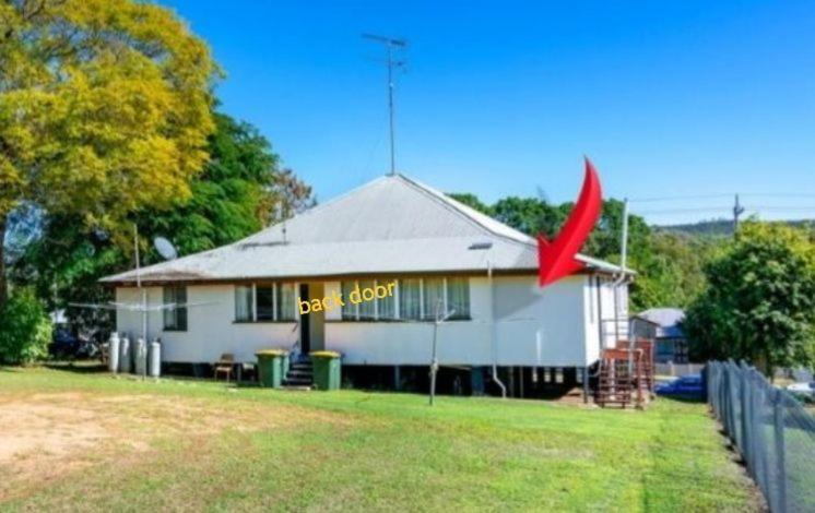 Golden Mt Rest Off Pepperina Lane Hotel Mount Morgan Exterior photo