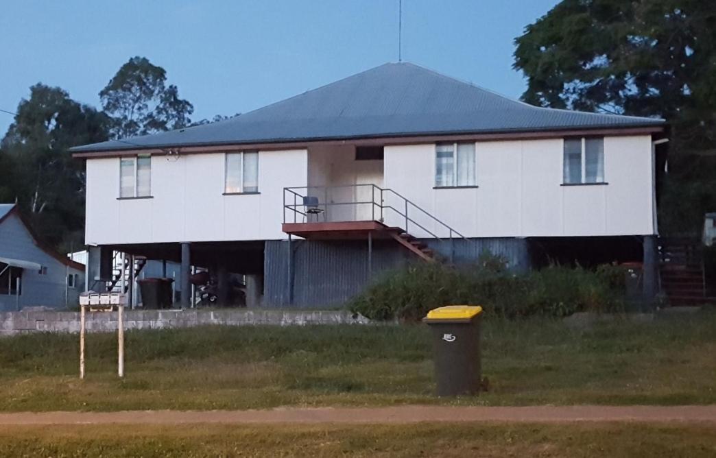 Golden Mt Rest Off Pepperina Lane Hotel Mount Morgan Exterior photo